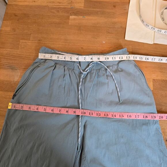 Athleta Trekkie Straight Crop Pant – Minimalistic Green 4 Ripstop Travel - Picture 11 of 14